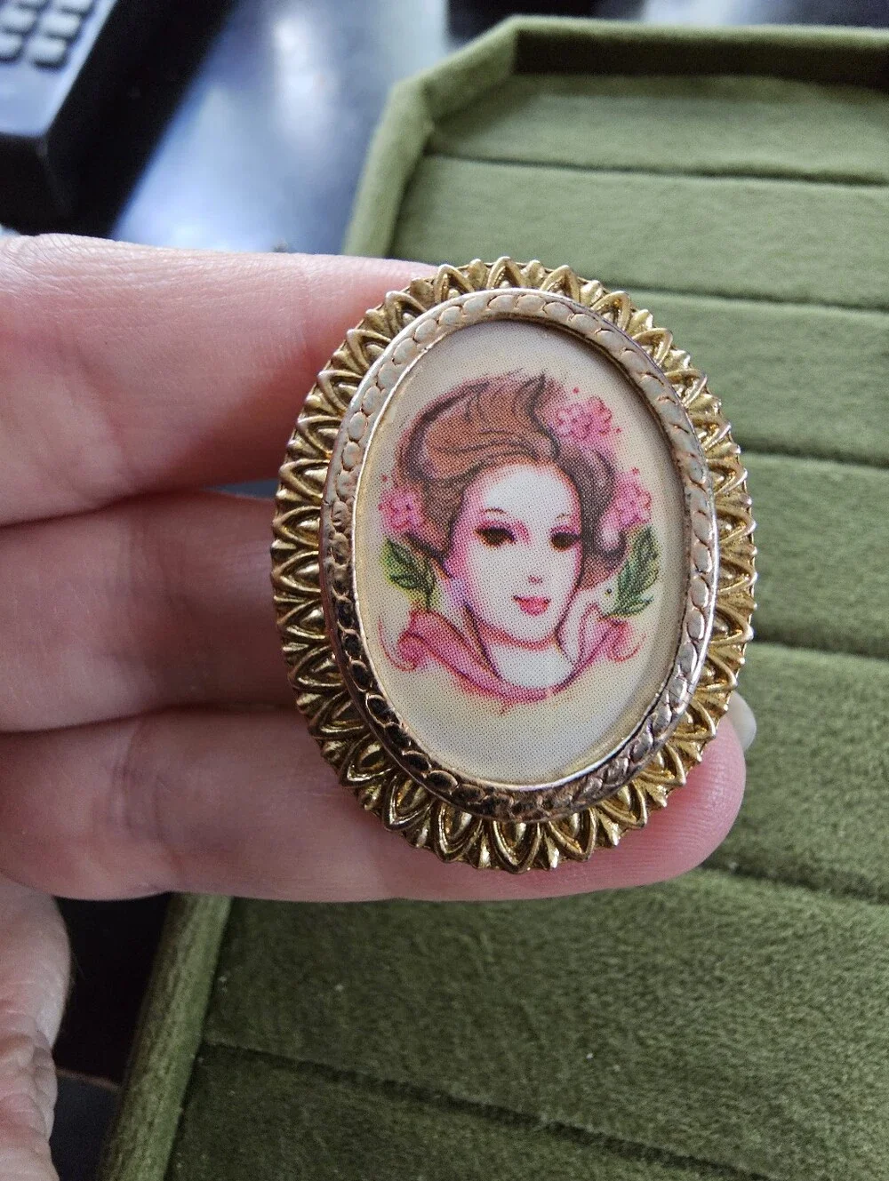 Vintage Avon Brooch